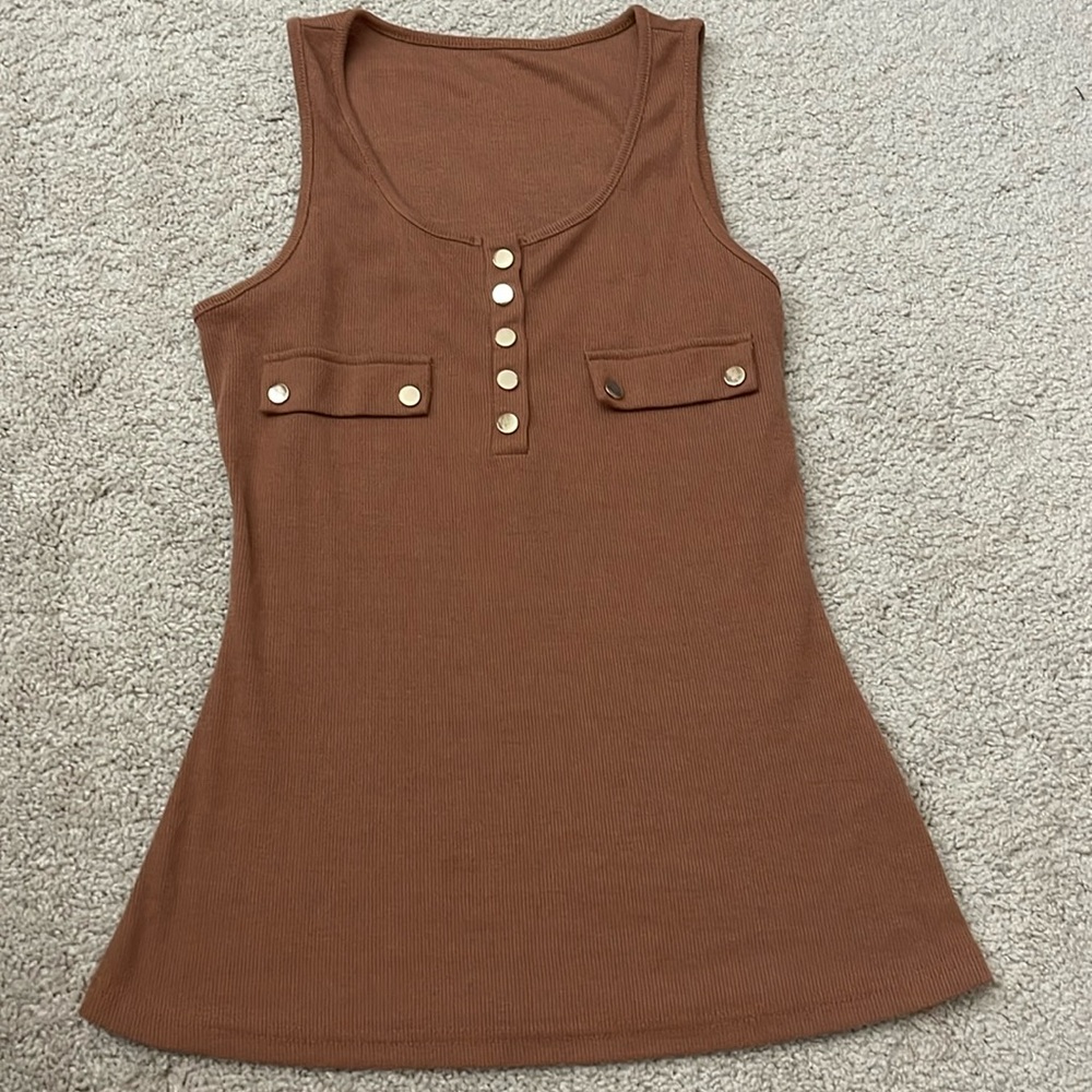 Tank top with gold detail